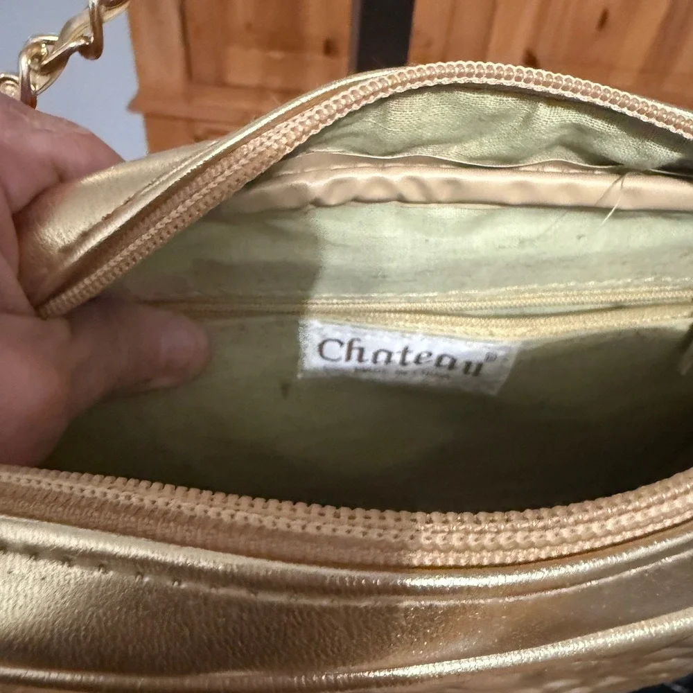 Chateau Crossbody Bag‎ Quilted Tassel Chain Strap Camera Bag Gold Excellent
